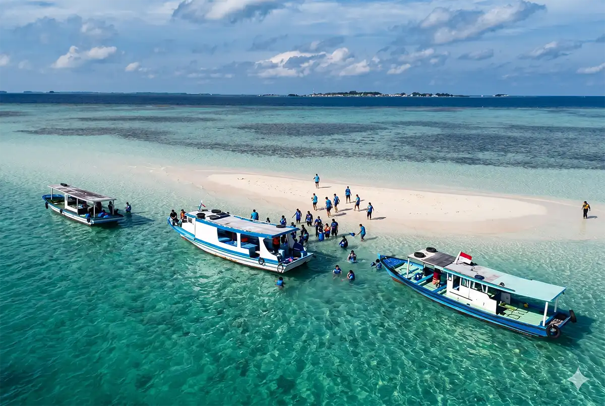 Hopping island Pulau Harapan ke pulau kecil sekitar Kepulauan Seribu
